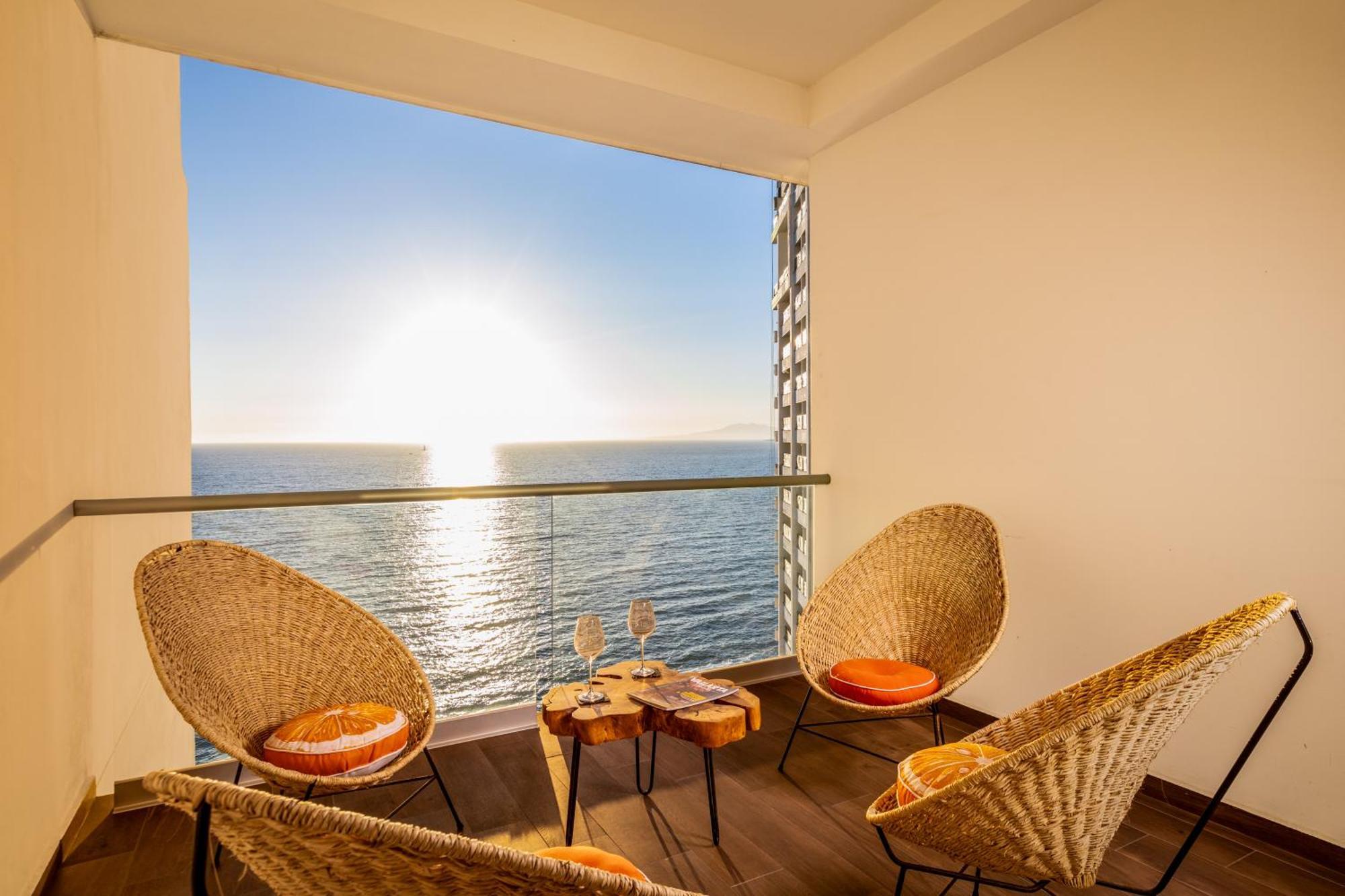 פוארטו ואלארטה Harbor 13008A Artistic Beachfront Studio By Moikkarentals מראה חיצוני תמונה